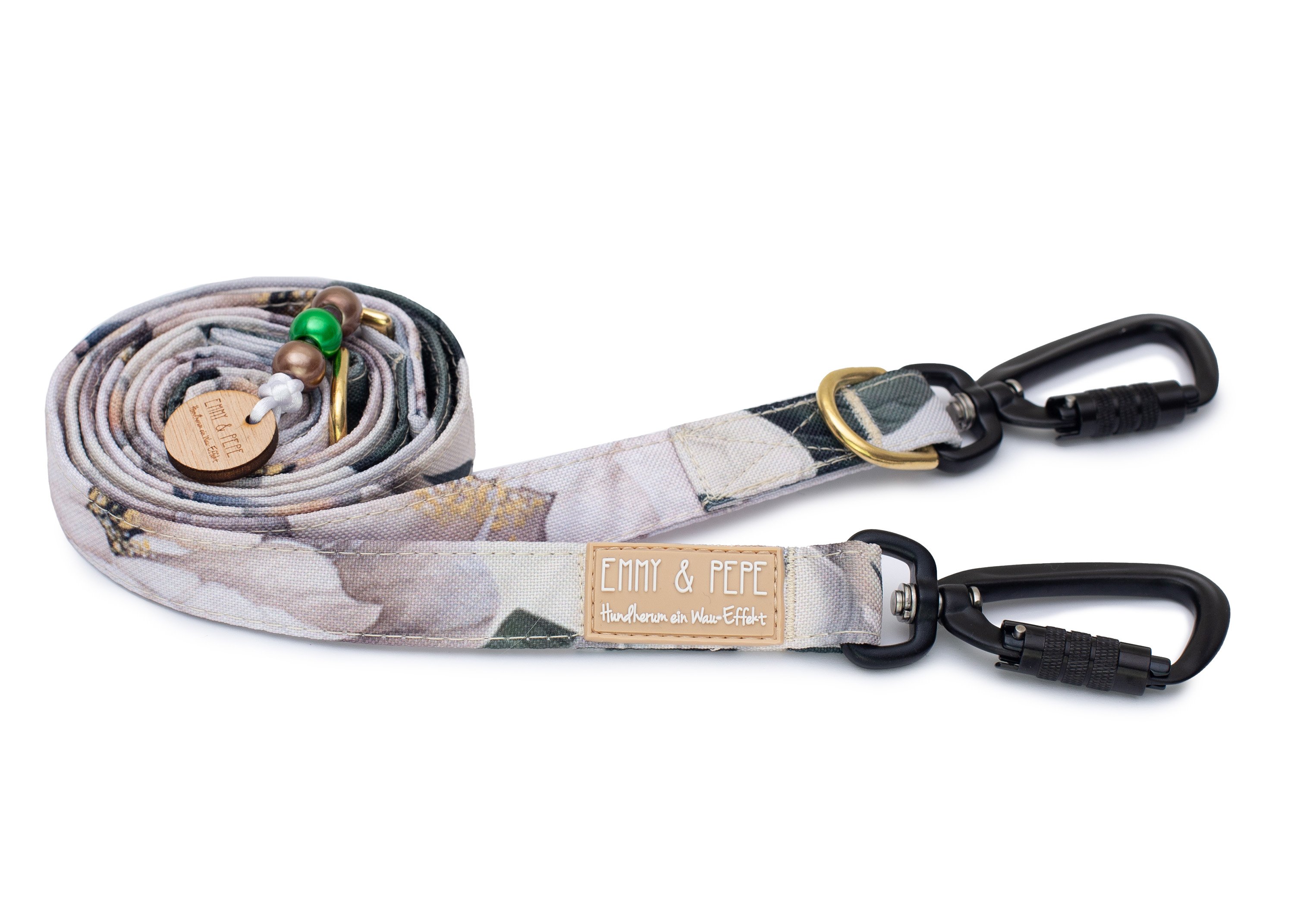 Magnolia dog leash with safety carabiner