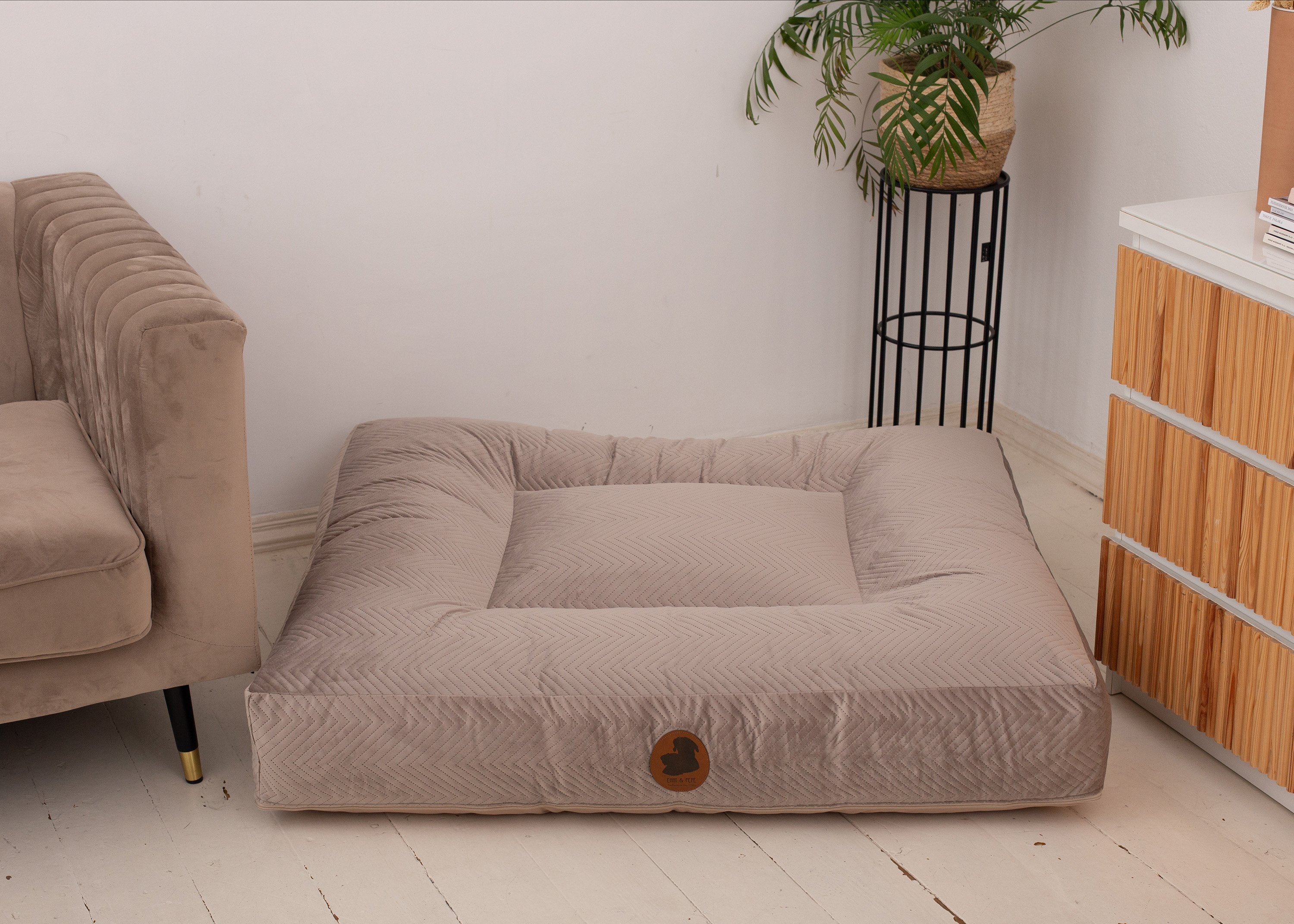 Wau-Bed ZickZack Taupe Oval M (100x80cm)