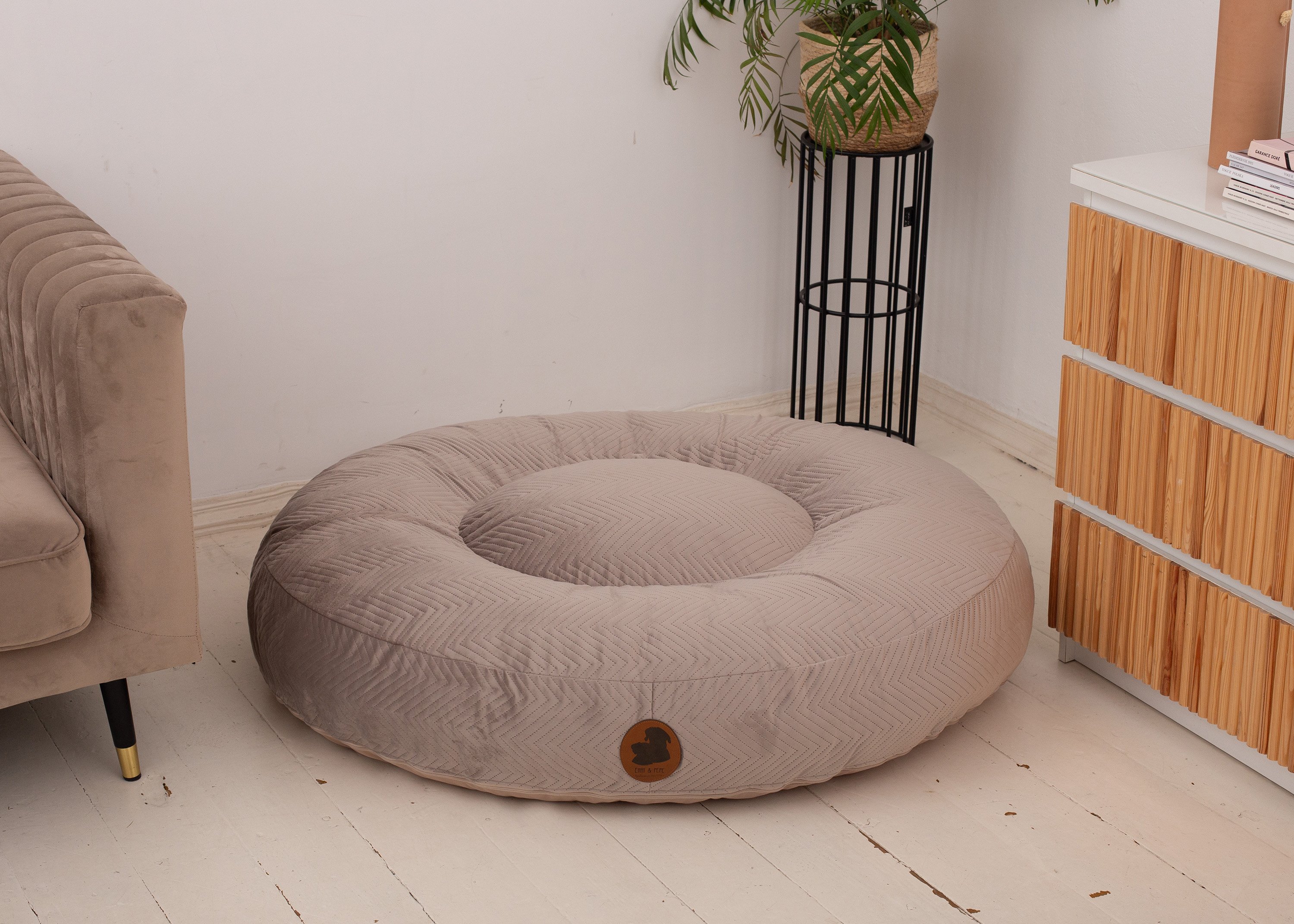 Wau-Bed ZickZack Taupe Oval M (100x80cm)